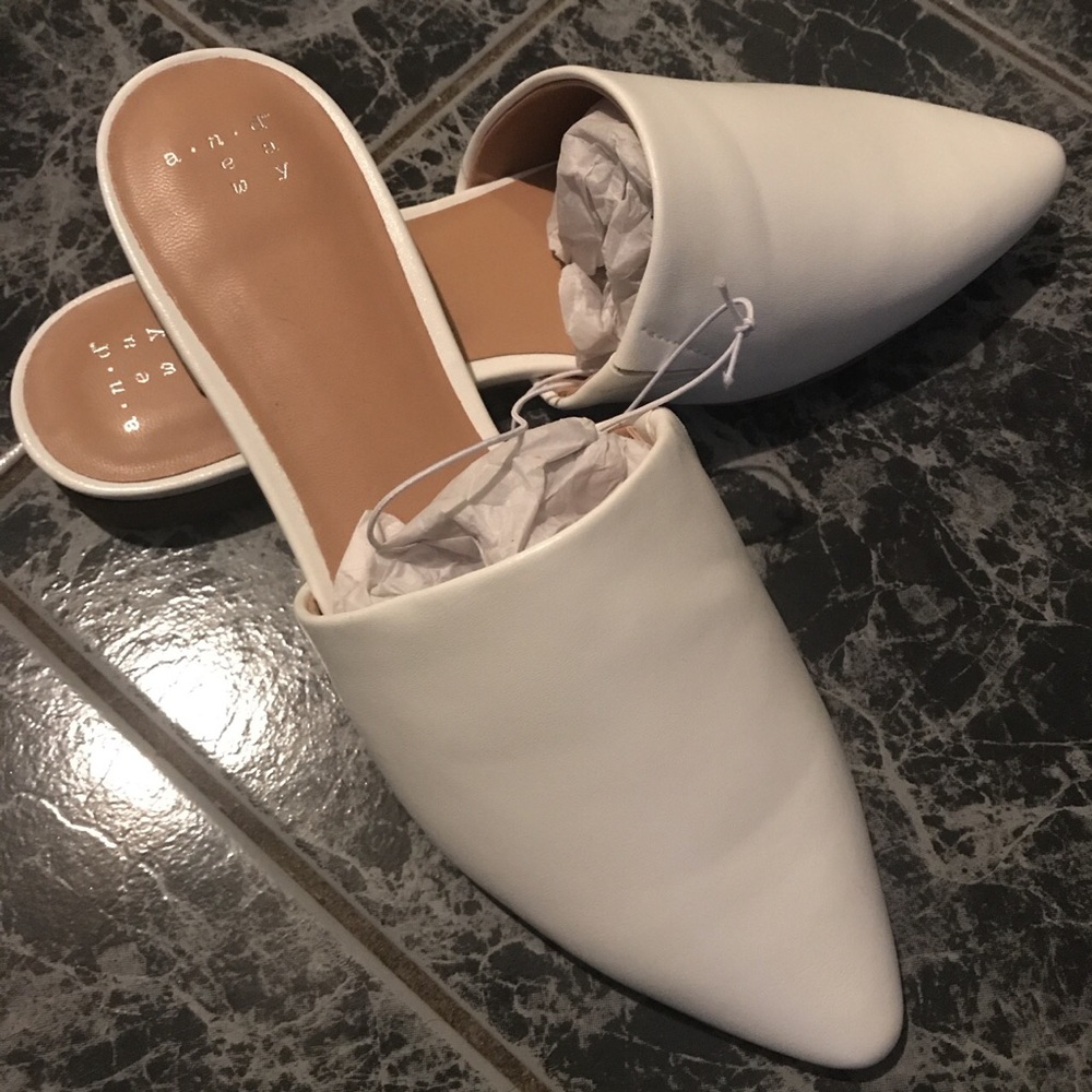 re-posh: A New Day pointed toe white mule